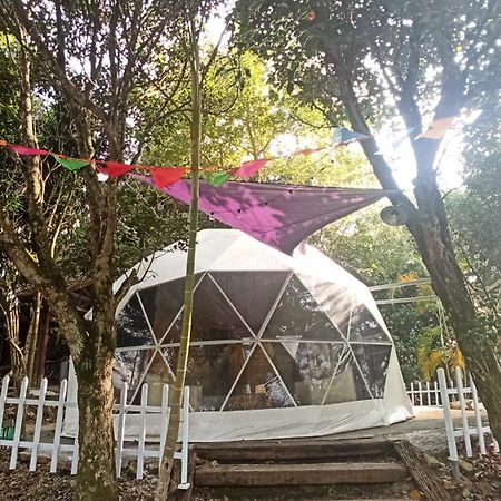 Sky Lounge B&B Жушан Стая снимка